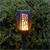 LED Solar Gartenfackel erzeugt realistisch wirkende Flamme